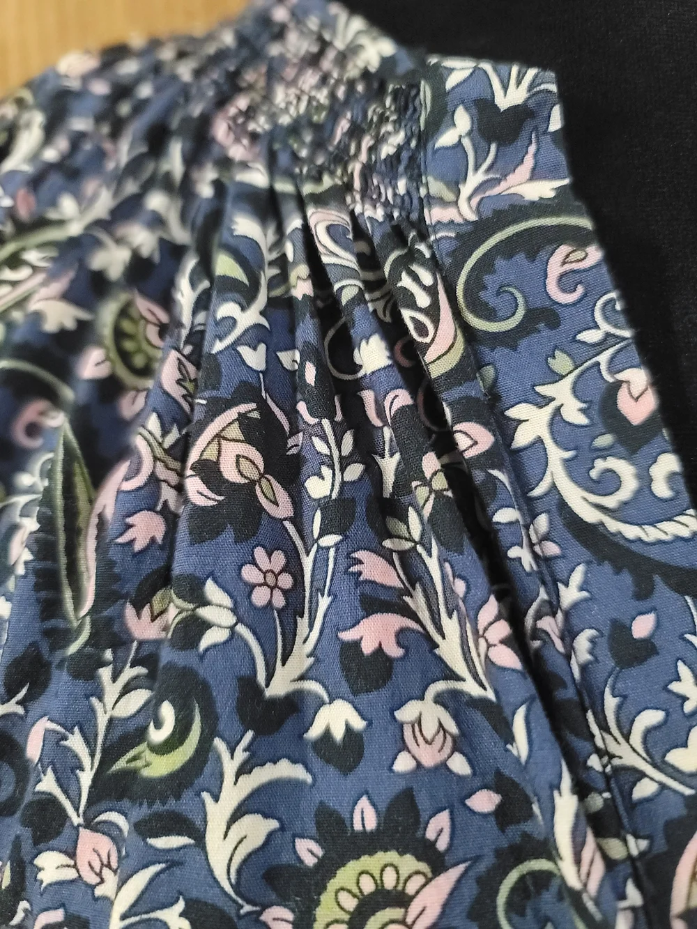 Veronica Beard Paisley Print Smocked Mini Dress Size 6 EUC - Picture 3 of 11
